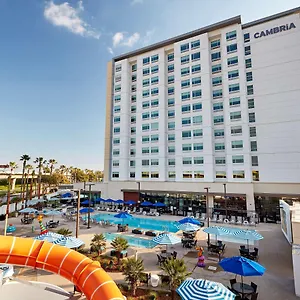 **** Hotel Cambria & Area United States